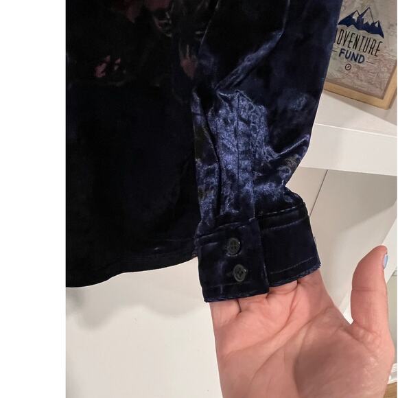 Belle by Kim Gravel Crushed Velvet Floral Button-Up Top – Size Large - Picture 4 of 10